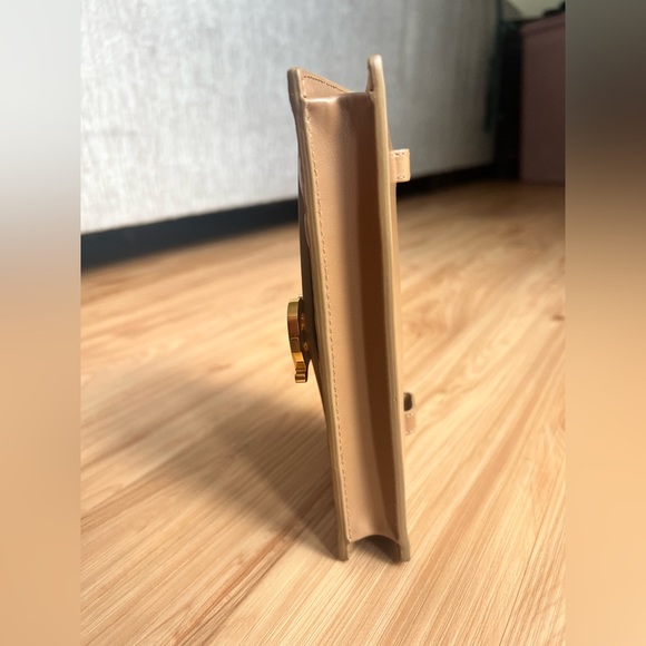 ❌❌❌ SOLD ❌❌❌ Burberry Quilted TB Envelope Belt Bag - Picture 6 of 15